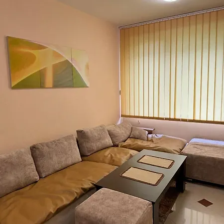 студио 2 Apartment *