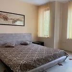 студио 2 * 布尔加斯